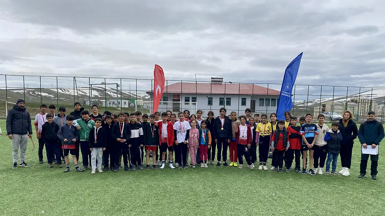 Hamur’da 23 Nisan Coşkusu: Atletizm Yarışmaları Sona Erdi