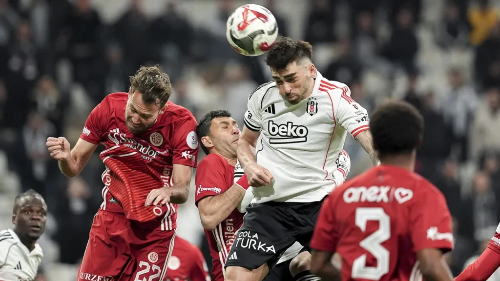 Beşiktaş-Antalyaspor Maçında Gol Yağmuru!