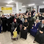 İnegöl’de roller değişti! Kadınlar kahveye gitti, erkekler evde çocuk baktı