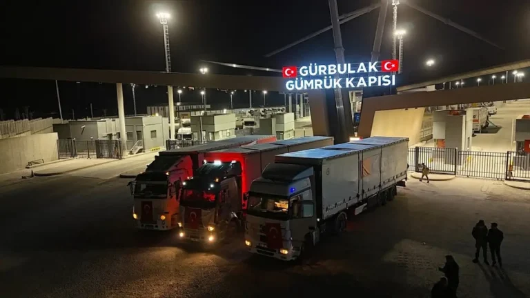 İran’a Ulaşan Tıbbi Yardım: 3 Tır Gürbulak’tan Geçiş Yaptı
