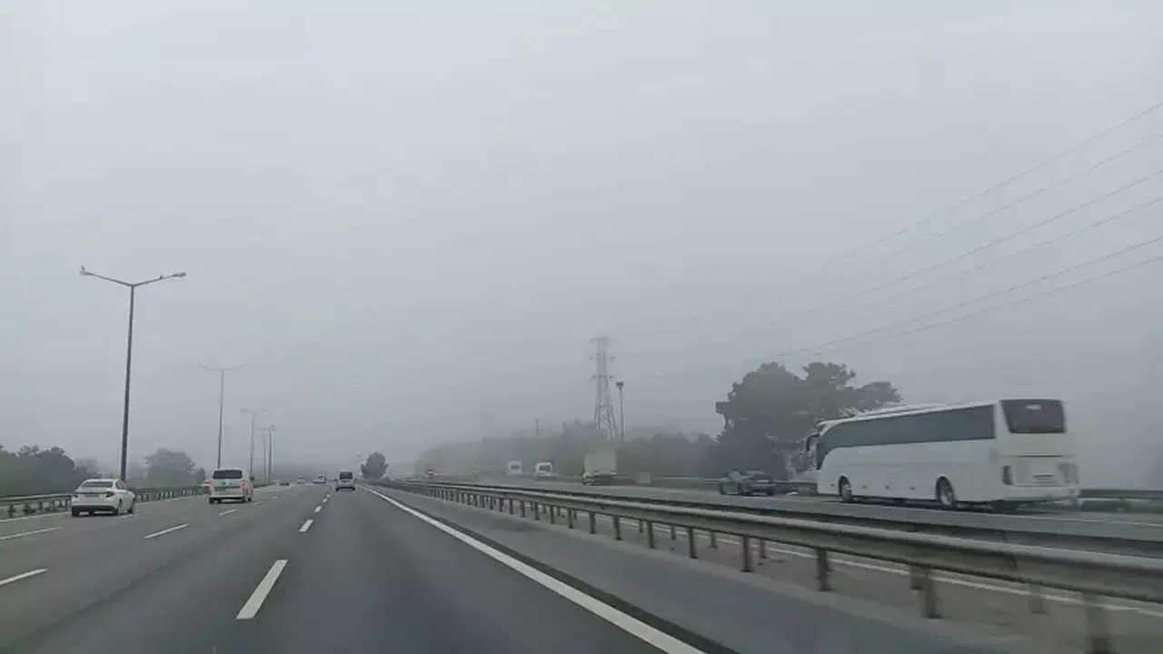 İstanbul’u Esir Alan Yoğun Sis: Hayat Neden Durdu?