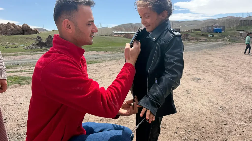 Kızılay Gönüllüleri Ayrancı Köyü’nde Çocukları Sevindirdi