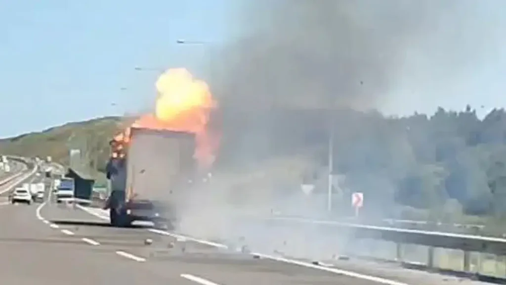 Kuzey Marmara Otoyolu’nda Yangın: Tırda Alevler Yükseldi!