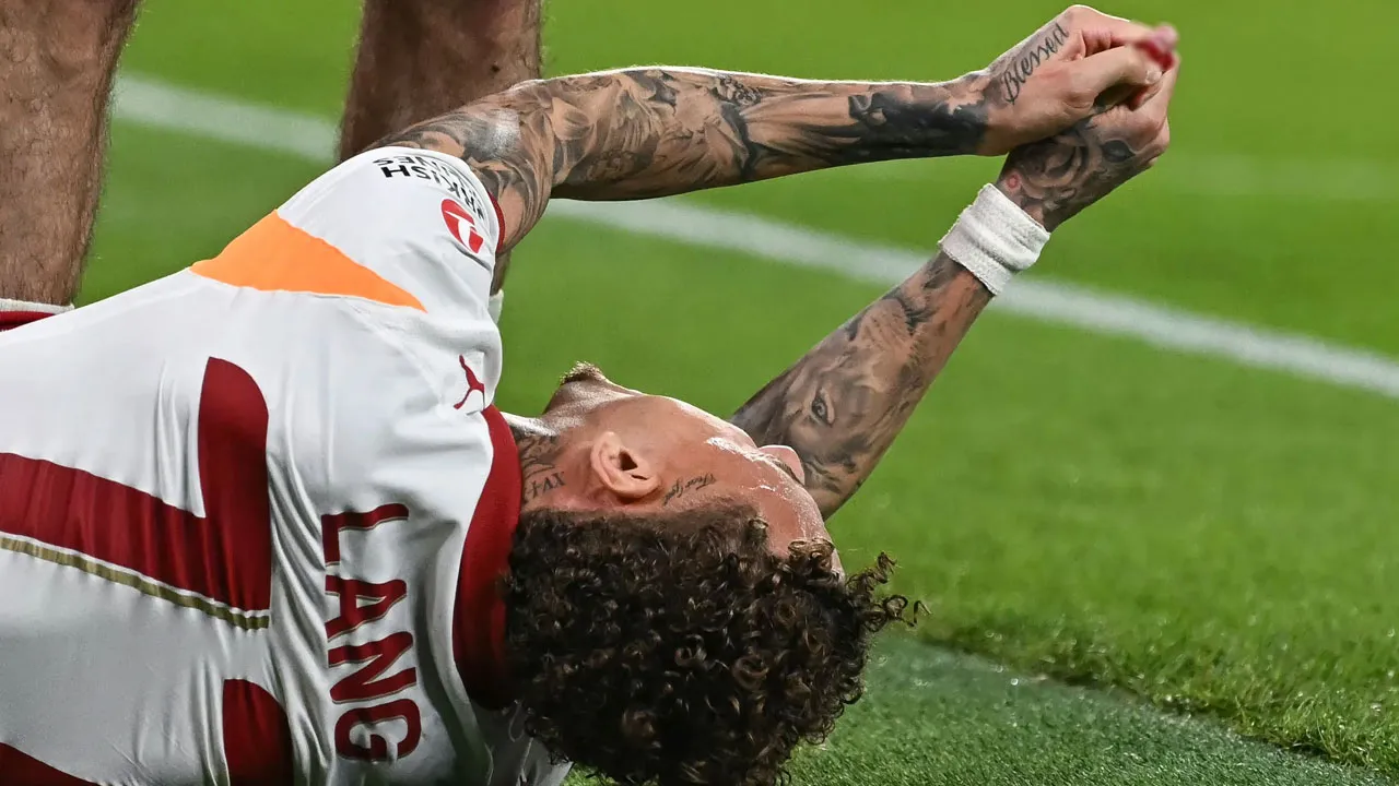 Liverpool, Noa Lang İçin Reklam Panolarında Değişiklik Yaptı