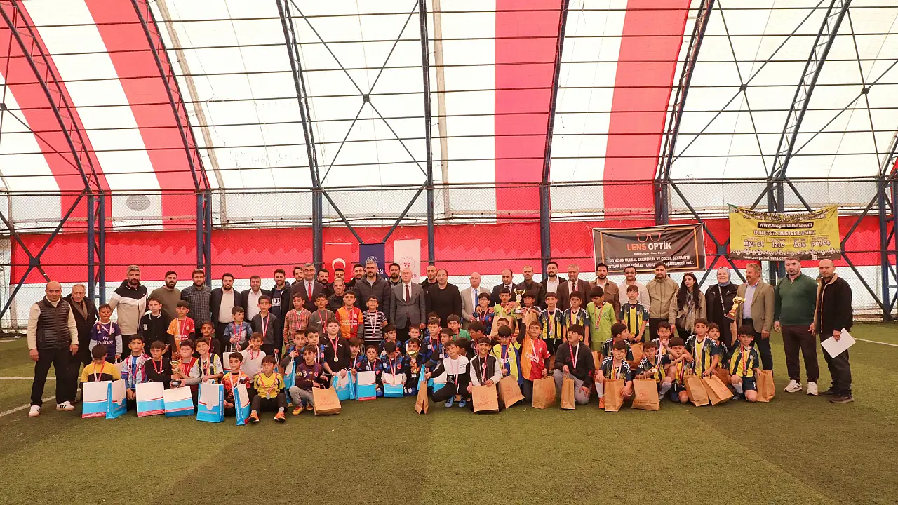 Ağrı’da Minikler Futbol Turnuvası Şampiyonu Belli Oldu