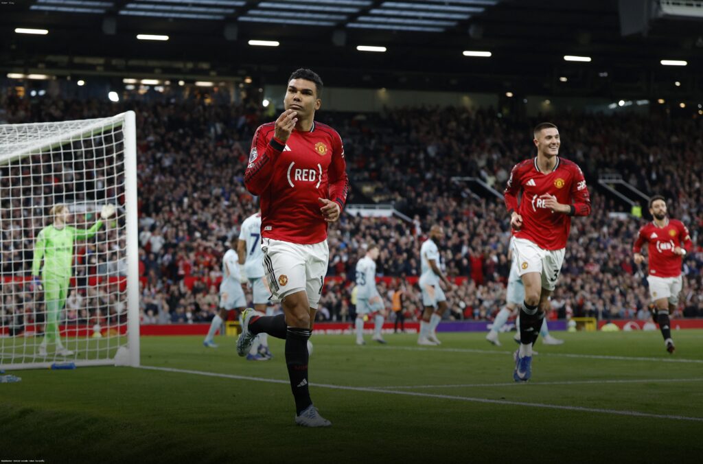 Manchester United, Evinde Fırtına Gibi Esti