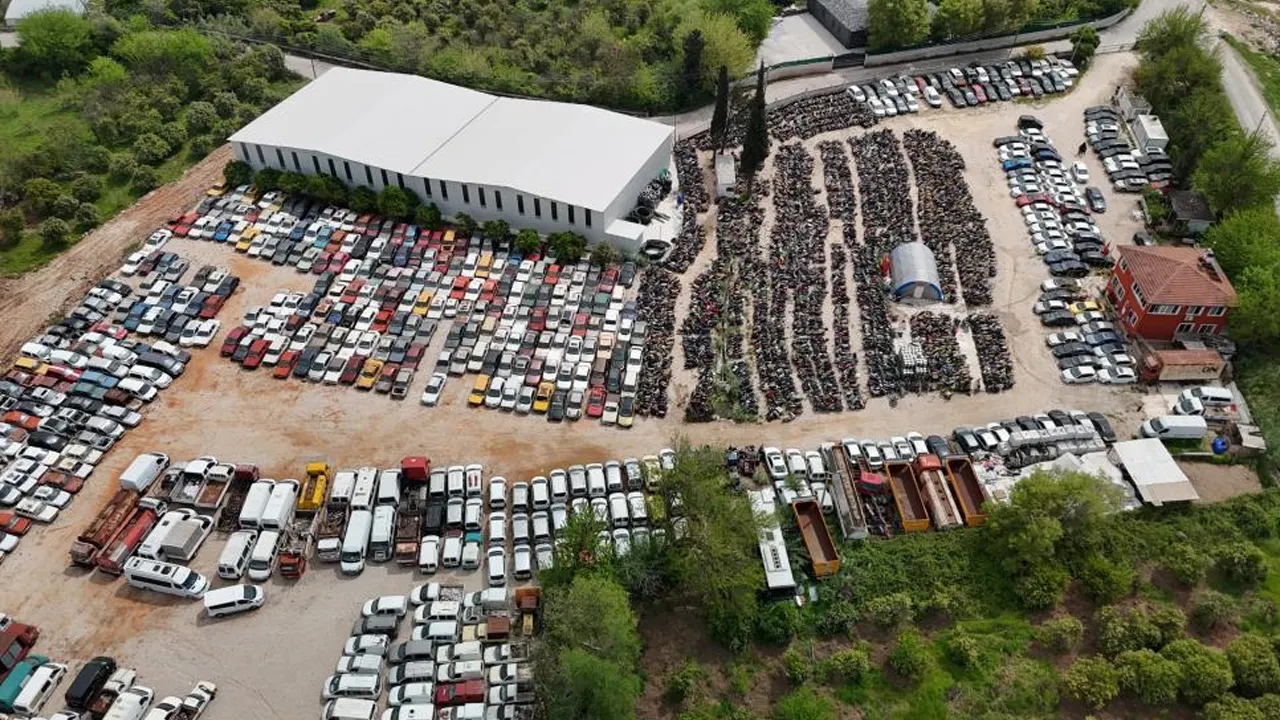 Antalya’daki Otoparklar Neden Araç Mezarlığına Dönüştü?