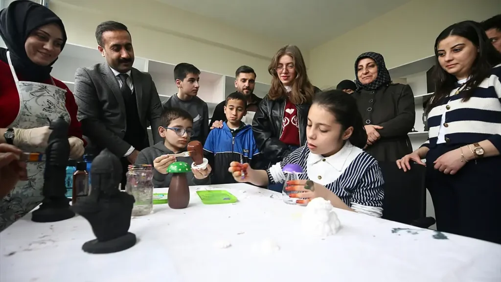 Muş’ta Özel Çocuklara Sanatla Mutluluk Sağlayan Proje