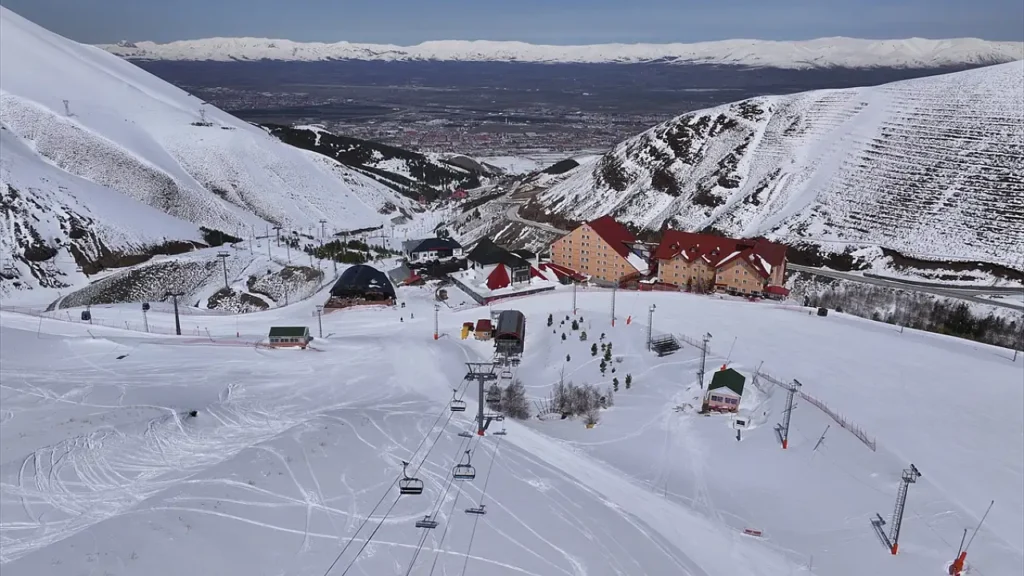 Palandöken Kayak Sezonu Neden Mayıs Sonuna Kadar Uzatıldı?