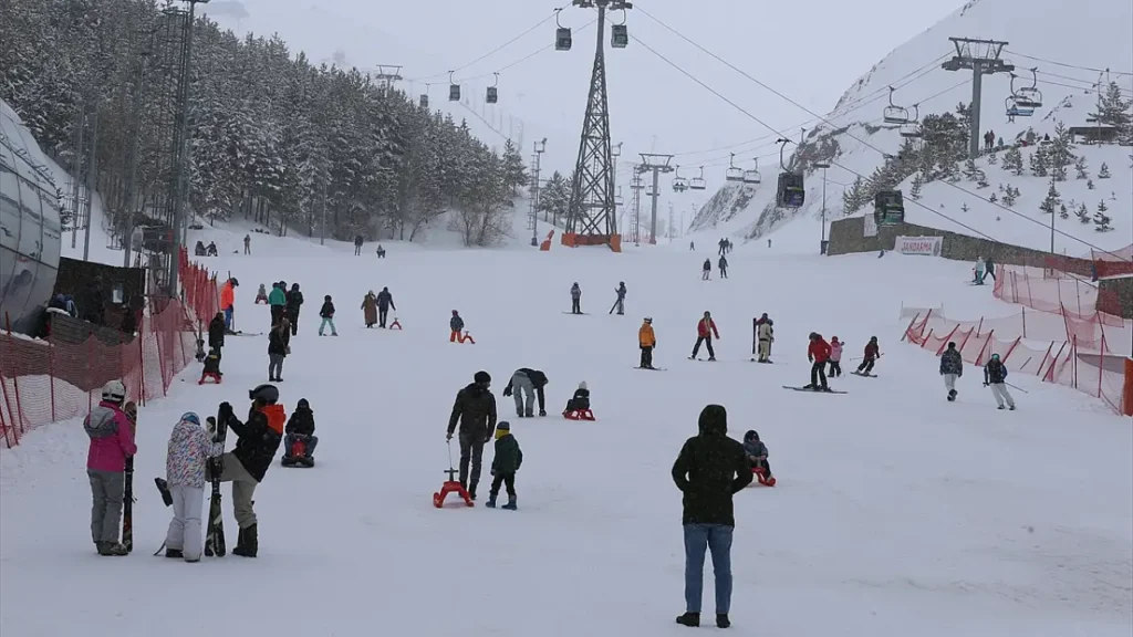 Palandöken Kayak Sezonu Neden Uzatıldı?