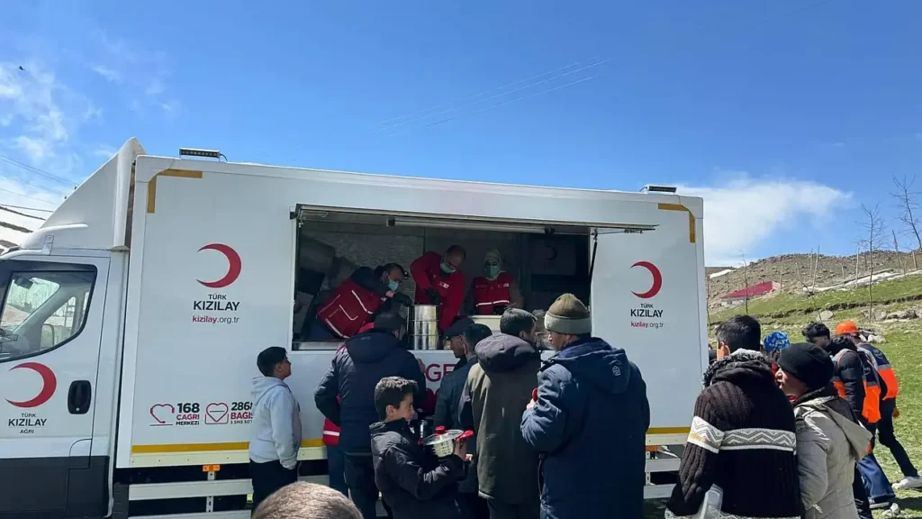 Patnos’ta Deprem Sonrası Sıcak Yemek Desteği Nasıl Sağlanıyor?