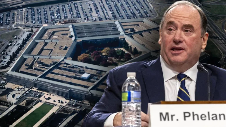 Pentagon’da önemli değişiklik: Donanma Sekreteri istifa etti