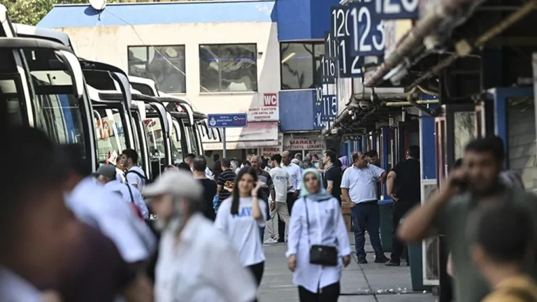 Otobüslerde İkramlar Ücretli Olacak: Neden Bu Karar Alındı?