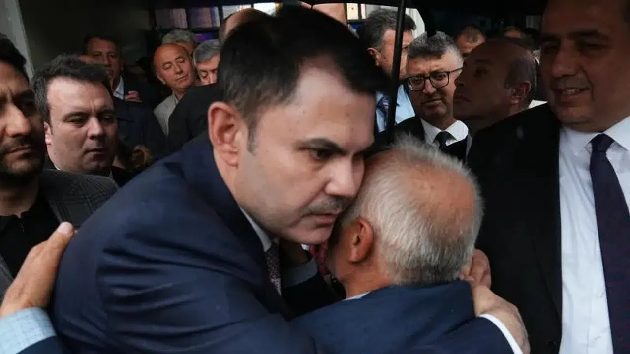 Şehit Mustafa Uslu’nun Vasiyeti Gerçekleşti: Babası Bakan Kurum’la Buluştu