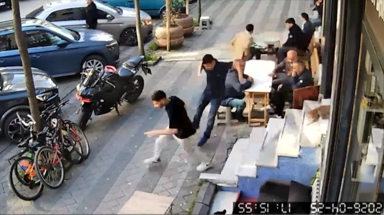 Kedinin Salondaki Macerası: Müşterilere Komik Anlar Yaşattı