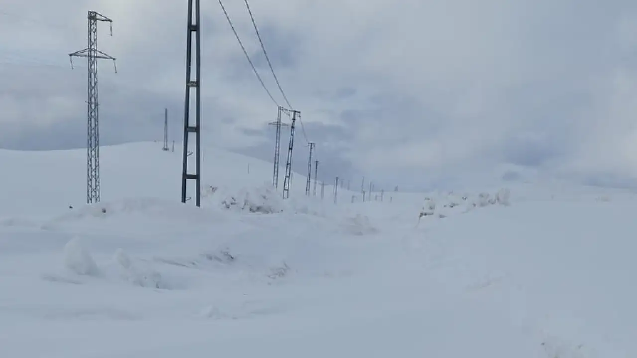Gündoğdu Köyü’nde Bahar Beklentisi Zayıf: Kar Yağışı Devam Ediyor