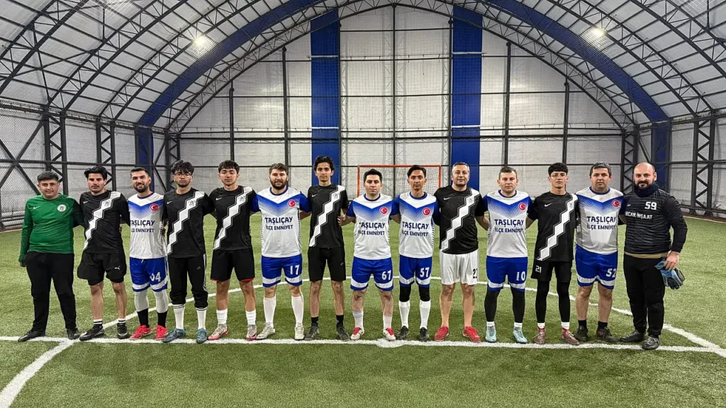 Taşlıçay’da Birlik ve Dayanışma İçin Halı Saha Etkinliği Düzenlendi