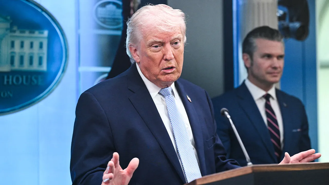 Trump’tan İran’a Kritik Açıklama: Askeri Varlık Sürecek