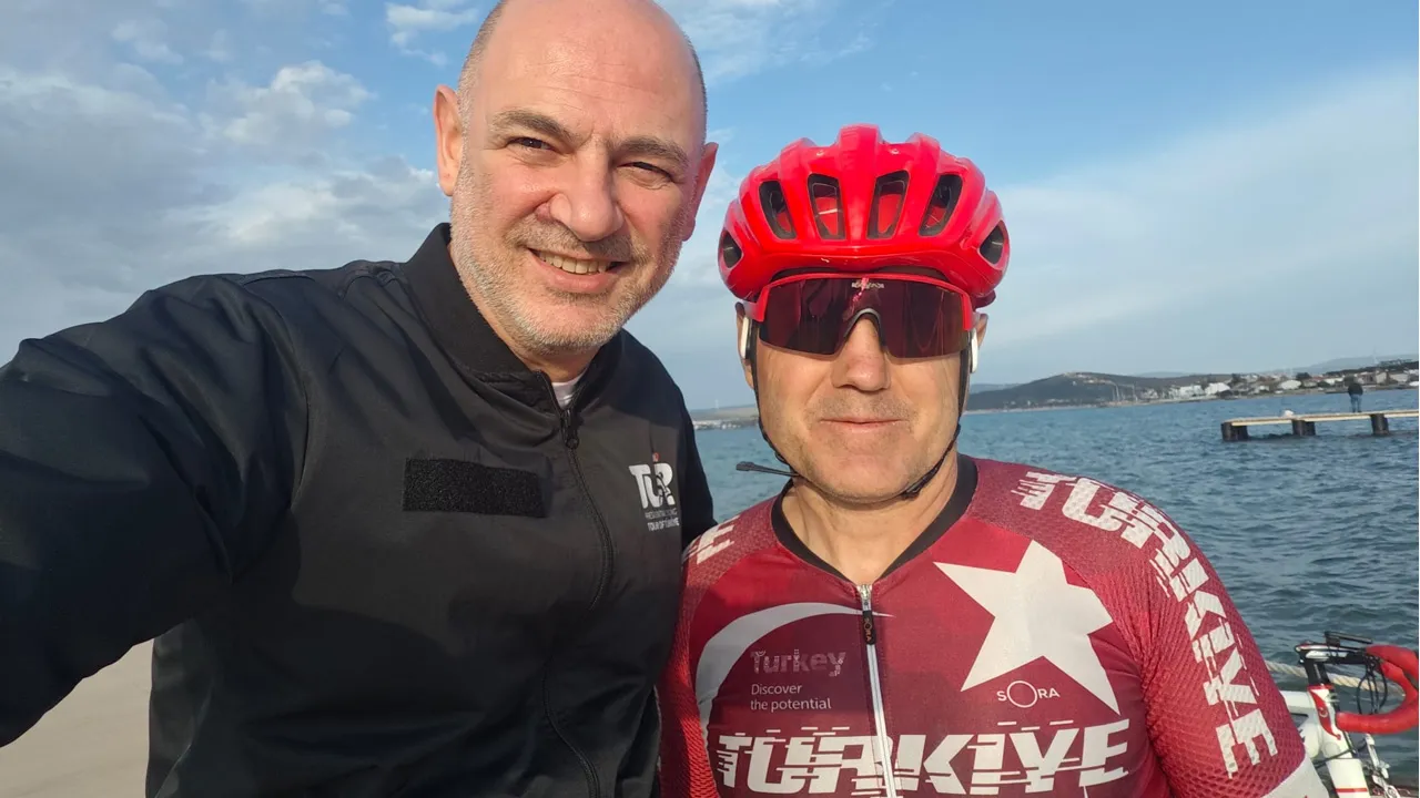 İshak Sezgin: Bisiklet Turu’nda Gece Camilerde Yatan Çılgın