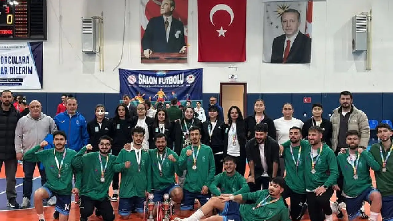 Ağrı İbrahim Çeçen Üniversitesi Futsal Takımlarının Başarısı