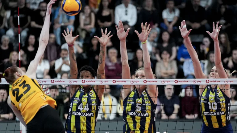 VakıfBank 2025-2026 Sezonunda Sultanlar Ligi’nde Şampiyon Oldu