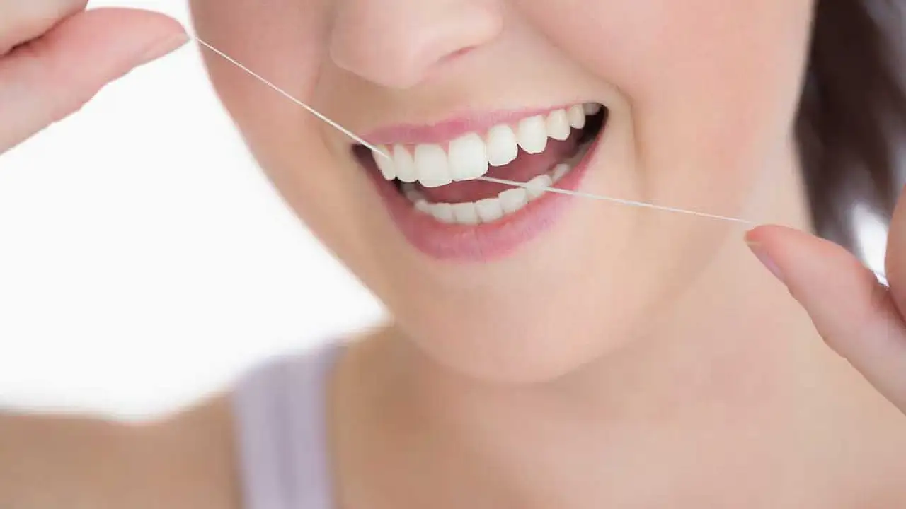 Diş İpi Kullanımında Dikkat Edilmesi Gerekenler