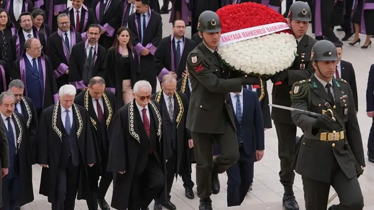 Anayasa Mahkemesi 64. Yılını Anıtkabir’de Kutladı