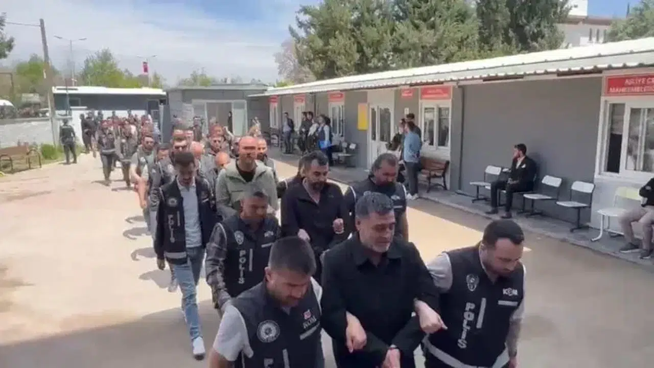 Halfeti Belediyesi’nde Yolsuzluk Operasyonu: 29 Kişi Tutuklandı