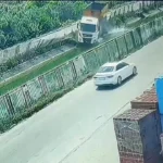 Adana’da korkutan kaza! Kontrolden çıkan tır sulama kanalına uçtu