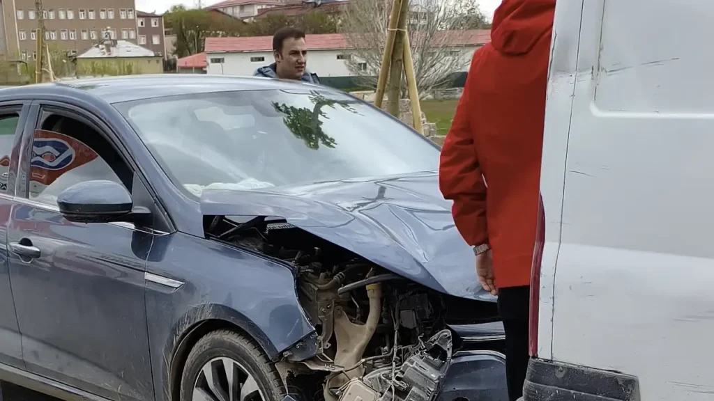 Ağrı Merkezinde Trafik Kazası: 4 Yaralı