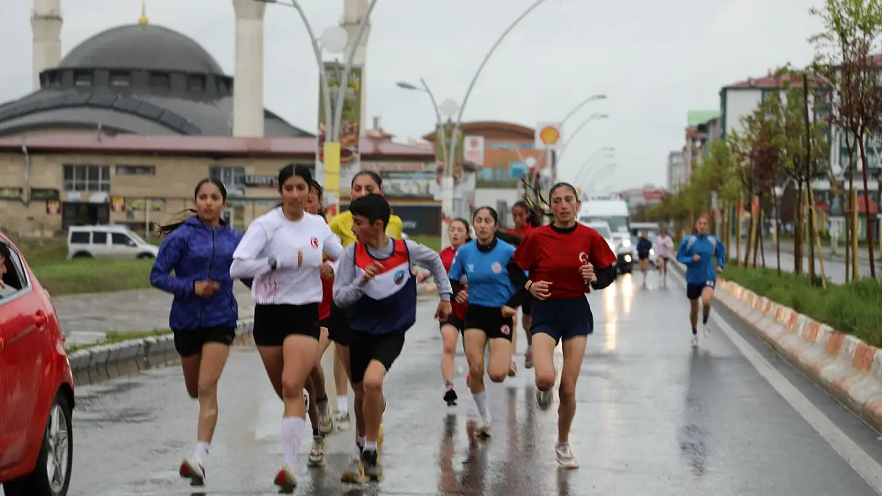 Ağrı’da 19 Mayıs coşkusu sporla taçlandı