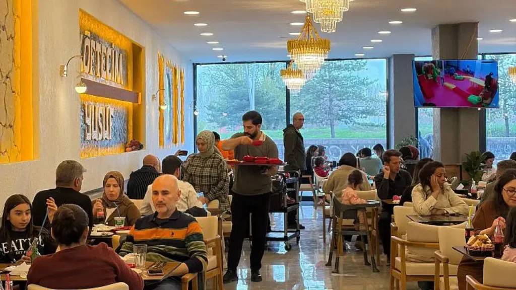 Ağrı’da Anneler Günü’nde 1250 Aileye Ücretsiz Hizmet