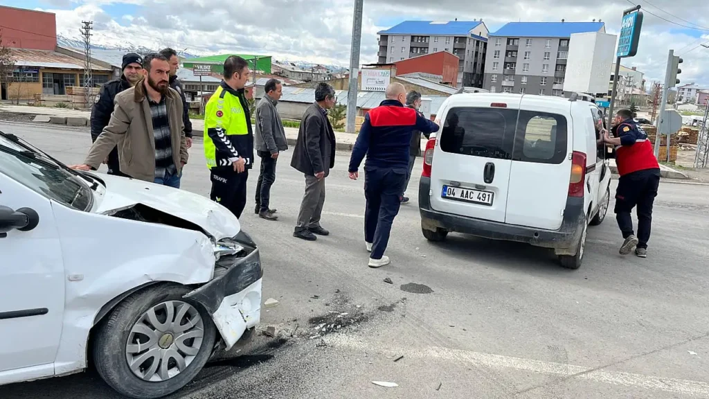 Ağrı’da Çevre Yolunda Hatalı Sollama Kazası