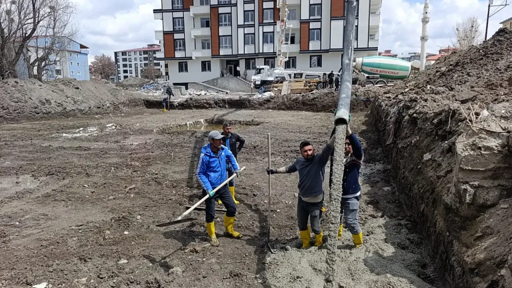 Ağrı’da İnşaat Sezonu Açıldı: 1 Mayıs’ta İşçiler Mesaiye Devam Etti