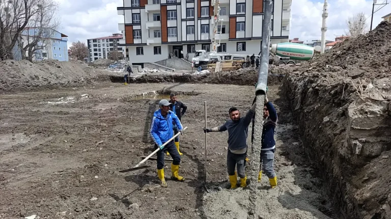 Ağrı’da İnşaat Sezonu Açıldı: 1 Mayıs’ta İşçiler Mesaiye Devam Etti