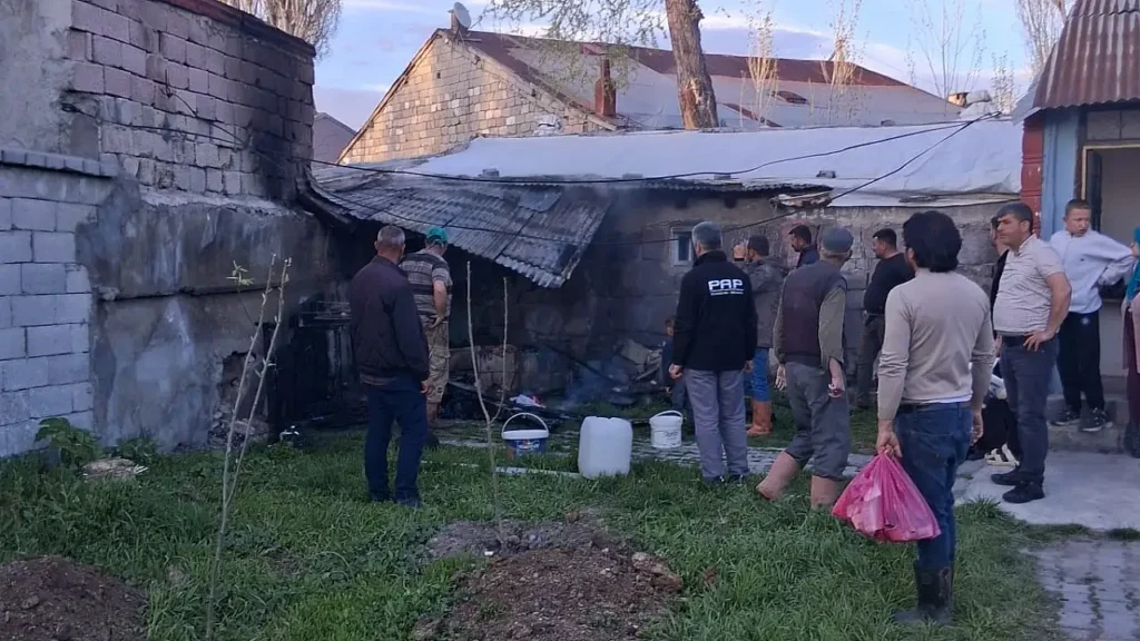 Ağrı’da Yangın Paniği: Kömürlük ve Tandırlık Alev Alev Yandı