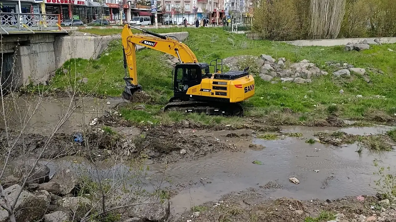 Ağrı’daki Dere Islah Çalışmaları Başladı
