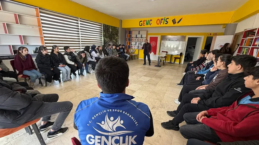 AİÇÜ Genç Ofis, Liseli Gençleri Üniversiteye Hazırlıyor