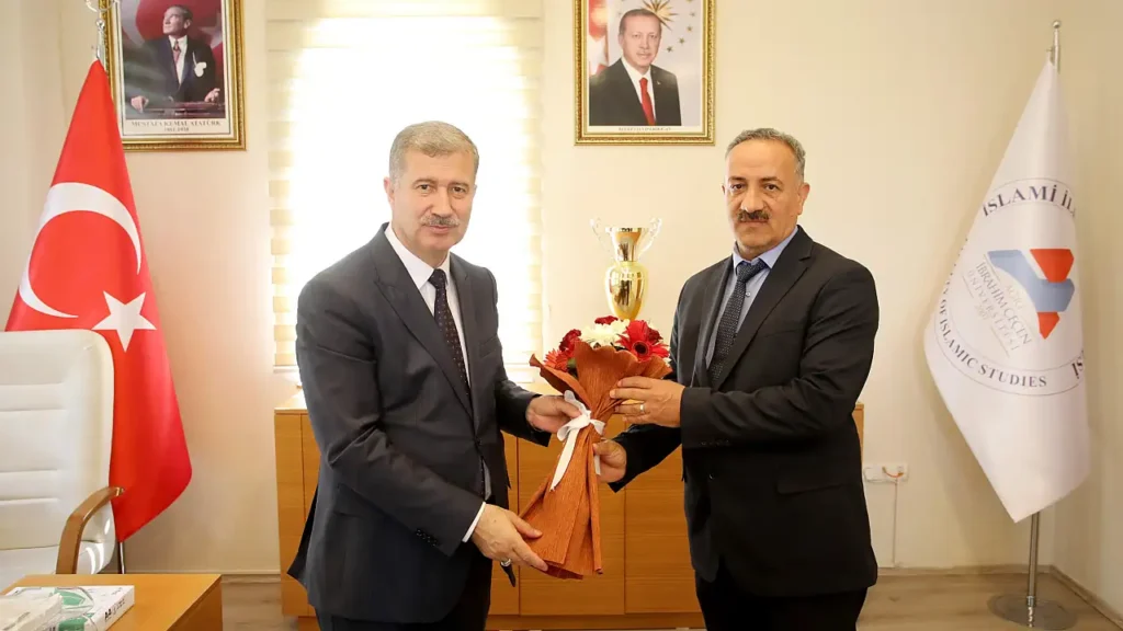 AİÇÜ İslami İlimler Fakültesi’nde Yeni Dekan Atandı