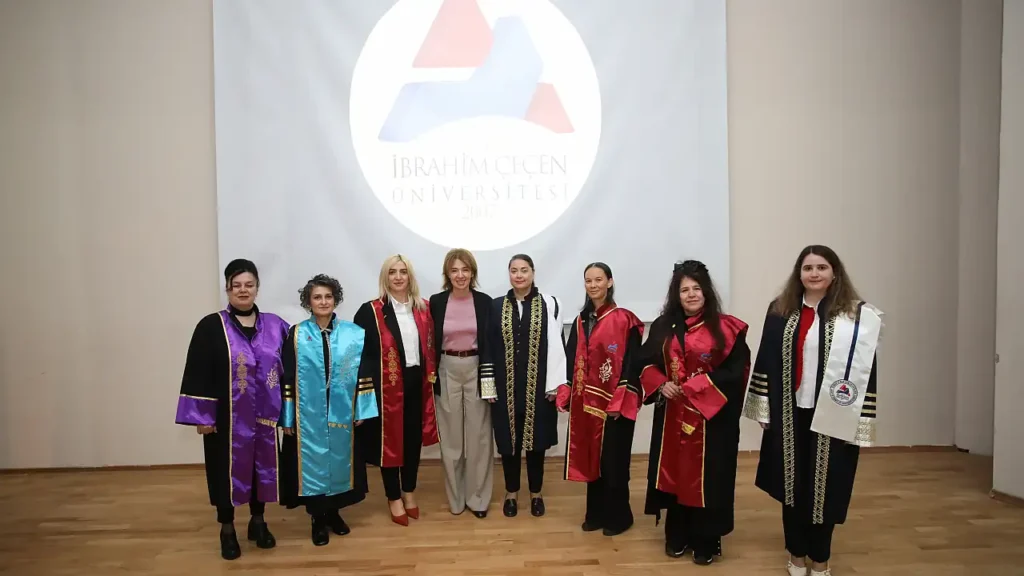AİÇÜ’de 100 akademik ve sportif başarıya ödül verildi