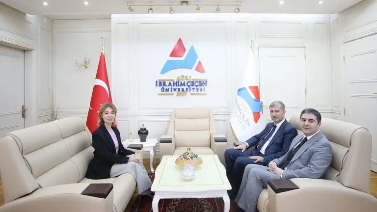 AİÇÜ’de Öğrenci Faaliyetleri İçin Önemli Toplantı Gerçekleşti