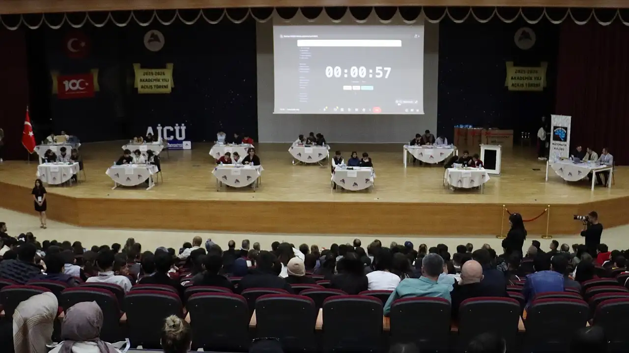 AİÇÜ Matematikli Günler: Öğrenciler Yeteneklerini Gösterdi