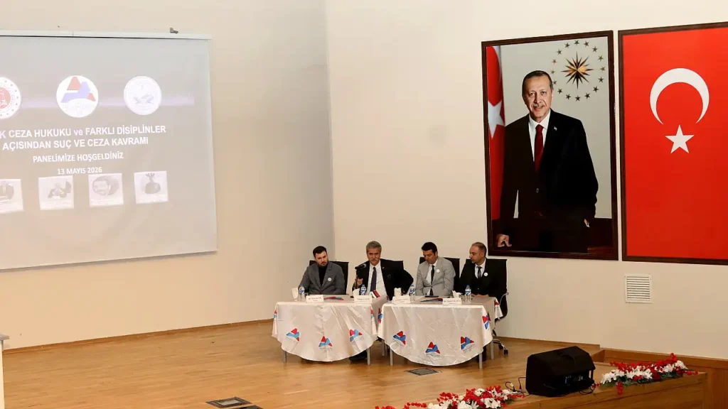 AİÇÜ’de “Suç ve Ceza” paneli düzenlendi