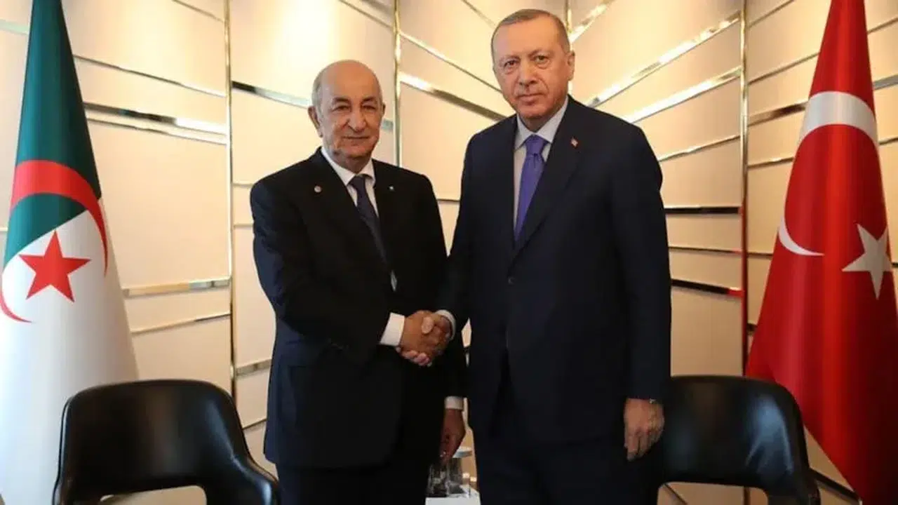 Cezayir Cumhurbaşkanı Tebbun Türkiye’ye Geliyor: Zirve Neden Önemli?