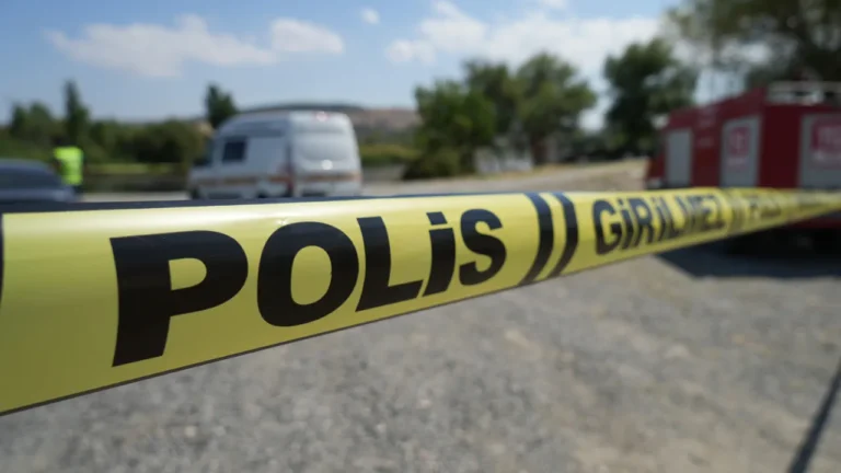 2 Yaşındaki Çocuğun Kamyonet Altında Kaldığı Kaza