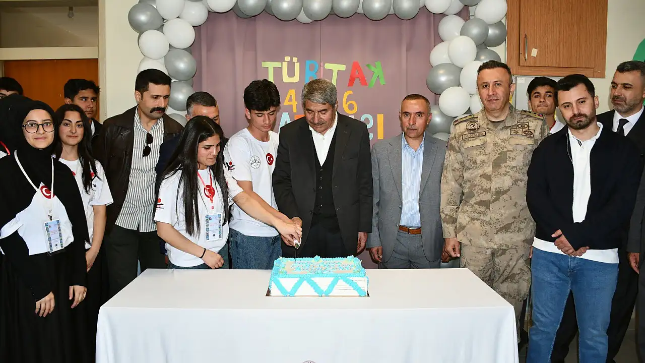 Patnos’taki Bilim Fuarı’na Başkan Taşkın’dan Destek