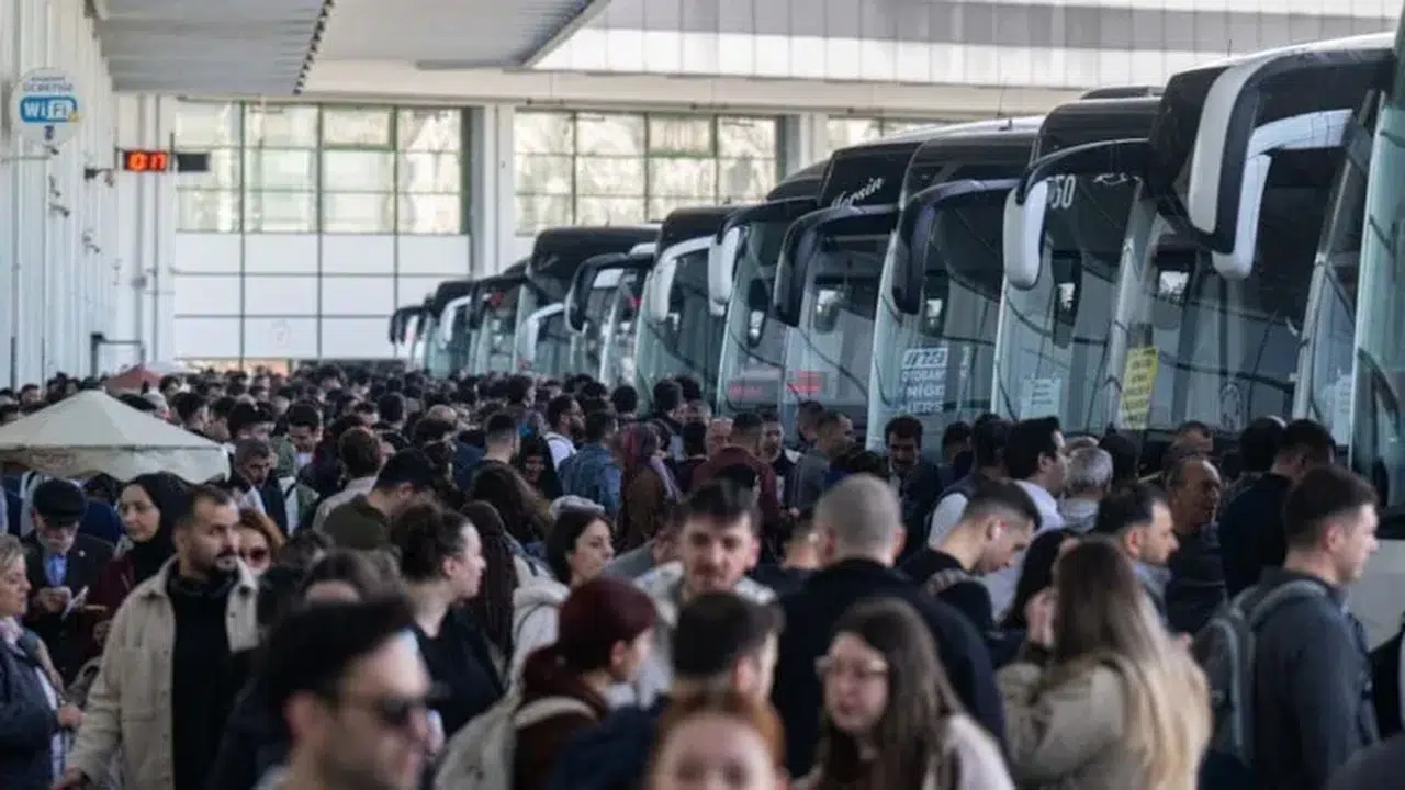 Bayram Tatiline Çıkacaklar İçin Bilet Fiyatları Uçuşa Geçti