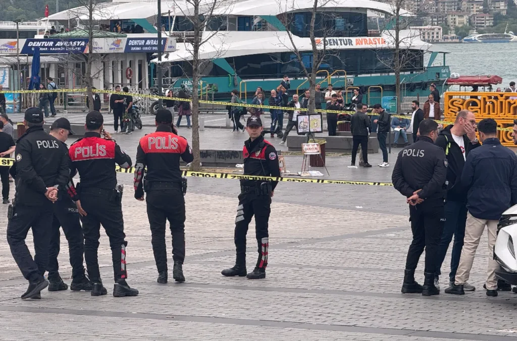 Beşiktaş Vapur İskelesi’nde Bıçaklı Saldırı: 4 Yaralı