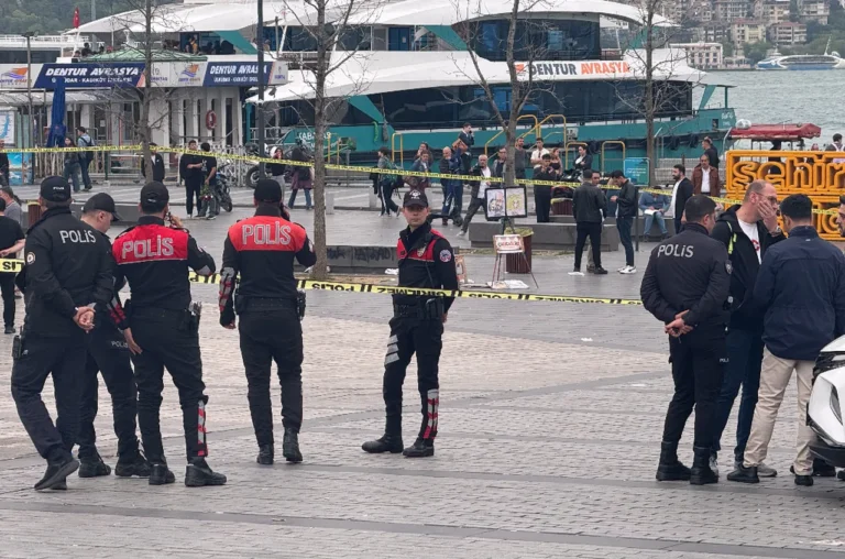 Beşiktaş Vapur İskelesi’nde Bıçaklı Saldırı: 4 Yaralı