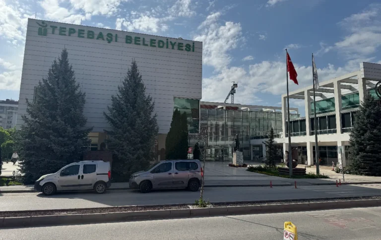 Tepebaşı Belediyesi’ne Yolsuzluk Operasyonu Neden Yapıldı?